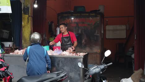 Indonesia---Jan-1,-2023-:-Chicken-and-beef-traders-in-traditional-markets