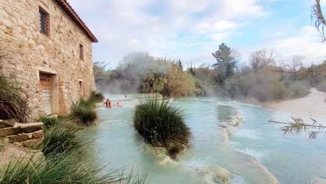 Baños-De-Saturnia-En-Italia