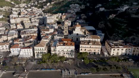 Minori,-Campania-Amalfi-Coast-pull-back-and-reveal