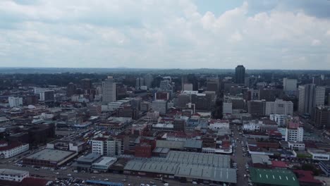 Video-De-Drones-Del-Centro-De-La-Ciudad-En-Harare,-Zimbabue
