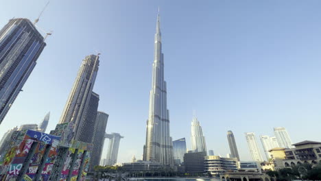 Super-wide-view-with-the-plaza-in-front-of-the-tallest-building-in-the-world