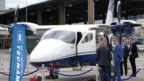 Tecnam-P2012-Traveller-Exhibido-En-La-Convención-Europea-De-Aviación-De-Negocios