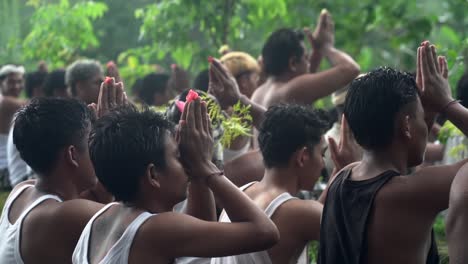 Group-of-men-praying