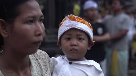 Madre-E-Hijo-De-Indonesia