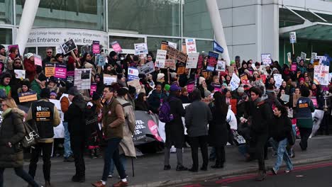 La-Voz-De-La-Enfermería,-Ya-Es-Suficiente,-Ucl,-Londres,-Reino-Unido