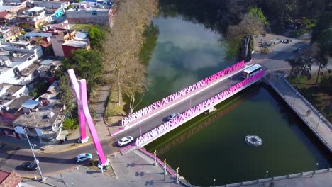 Aerial-view-with-drone-of-the-bridge-of-walk-of-the-lake-in-Xalapa,-Veracruz