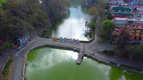 Aerial-view-with-drone-of-the-bridge-of-walk-of-the-lake-in-Xalapa,-Veracruz