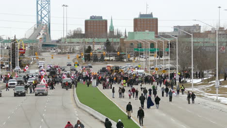 Convoy-De-Libertad-De-Canadá,-Protestas-Y-Bloqueos-Contra-Los-Mandatos-Y-Restricciones-De-La-Vacuna-Covid-19-En-Windsor,-Ontario,-La-Misión-Y-El-Objetivo-Es-La-Abolición-De-Las-Leyes-Federales-Y-Provinciales,-Tiro-Estático