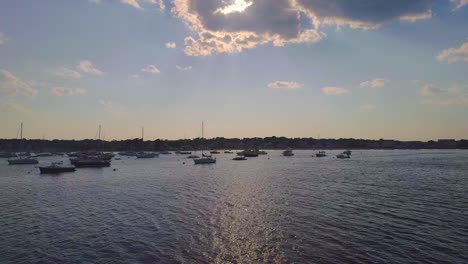 Bahía,-Puerto-De-Barcos-En-Massachusetts.-Vídeo-De-Dron