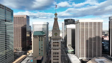 Epic-aerial-dolly-in-toward-Daniels-and-Fisher-Tower,-downtown-Denver,-Colorado