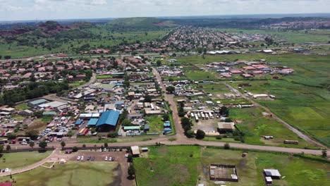 Video-De-Drones-De-Un-Suburbio-En-El-Oeste-De-Harare,-Zimbabwe