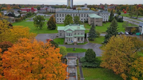 canada's-penitentiary-museum-dolly-up-aerial