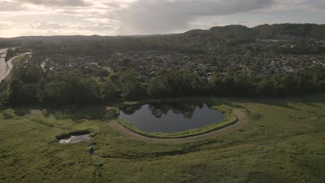 Luftbild-über-Mudgeeraba,-Gold-Coast,-Australien