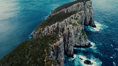 Cape-Hauy-Drone-View-of-Slanted-Peninsula-in-Tasmania,-Australia