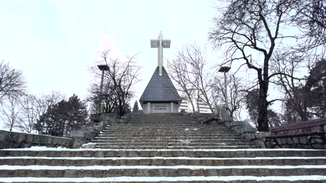 Heroes-cross-monument-in-Cluj-Napoca-at-winter-time-Romania