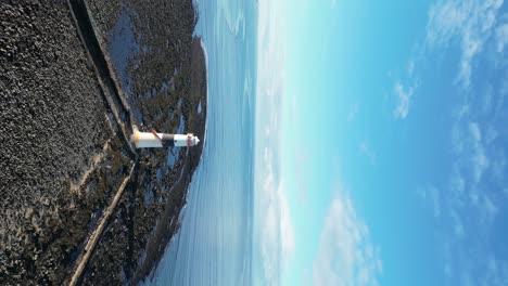 Rosses-Point-Leuchtturm-Dynamische-Vertikale-Aufnahme