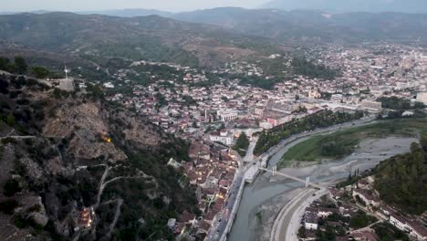 Drohnenansicht-Von-Berat-In-Albanien