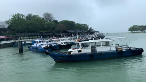 Barco-De-Estilo-Muy-Antiguo-En-El-Pueblo-De-Changi-De-Singapur