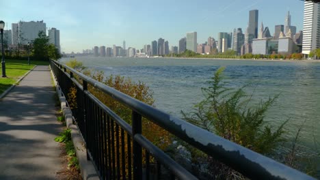 NYC-East-River-Und-Radweg