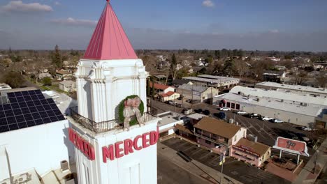 órbita-Aérea-Del-Teatro-Merced-En-Merced-California