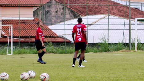 Professionelles-Fußballteam-Beim-Training---Paranoa-Ec-Team-In-Zeitlupe