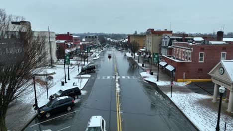 Toma-Aérea-De-Establecimiento-De-La-Calle-Principal-De-Ephrata,-Pennsylvania