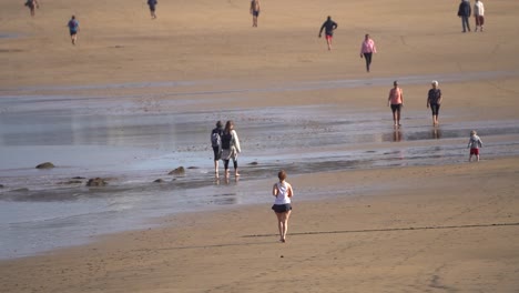 Crowded-beach-in-Alicante-during-summertime-in-slow-motion