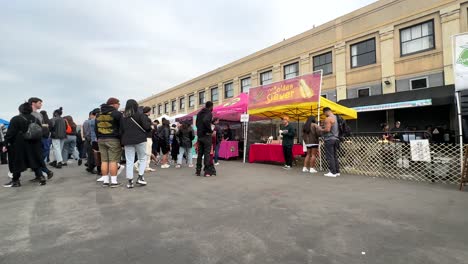 La-Comida-Callejera-Atrae-Multitudes-En-Smorgasburg-En-El-Centro-De-Los-Angeles