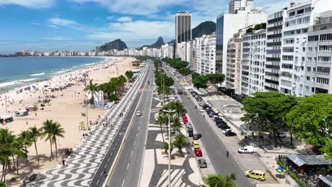 Avenida-De-La-Costa-En-La-Playa-De-Copacabana-En-Río-De-Janeiro,-Brasil