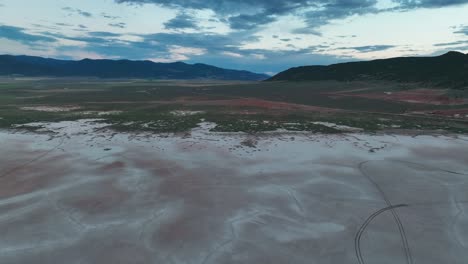 Panoramic-View-Of-Dry-Lake-Of-Little-Salt-Lake-In-East‑Central-Iron-County,-Utah,-United-States