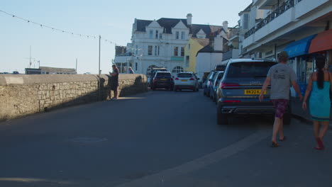 Peaceful-Neighbourhood-At-The-Fishing-Village-In-St-Mawes,-Cornwall,-United-Kingdom