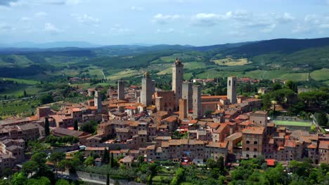 Orbiting-Aerial-view-of-an-Entire-San-Gimignano-historic-town-in