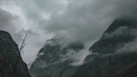 Time-lapse-of-clouds-rolling-through-mountain-peaks-in-the-Himalayas,-Nepal