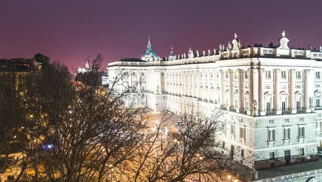 Royal-Palace-of-Madrid-at-night,-timelapse