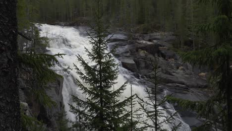Dramatischer-Wasserfall-In-Norwegen.-Zeitlupe