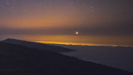 Timelapse-of-the-Moon-setting-in-Teide-national-park,-Tenerife,-Canary-Islands,-Spain