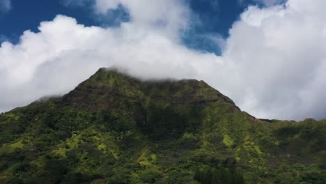 Panoramic-scenery-of-Waimano-Valley,-Honolulu,-Hawaii