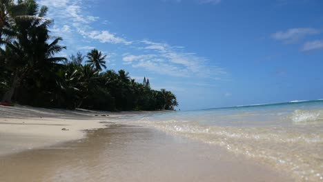 Waves-lapping-the-beach-in-Rarotonga