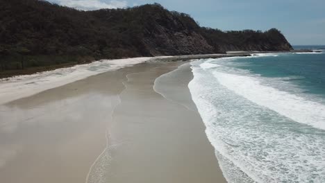 Wellen,-Die-An-Der-Küste-Von-Barrigona-Beach-Alias-Mel-Gibsons-Beach-In-Costa-Rica-Hereinbrechen