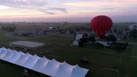 Heißluftballons,-Die-Bei-Einem-Frühen-Sonnenaufgang-Abheben