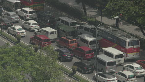 Atasco-De-Tráfico-Todos-Los-Días-En-La-Avenida-Ayala-Makati