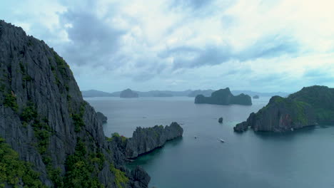 Drone-footage-of-the-rocky-and-dramatic-archipelago-in-Palawan,-Philippines