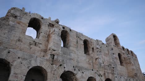 Toma-De-Mano-De-Un-Antiguo-Edificio-Romano-En-Atenas,-Grecia