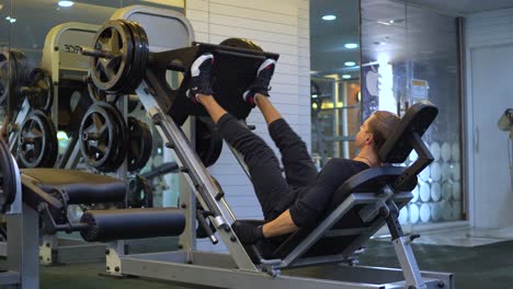 Quadriceps-Leg-Press-gym-exercise