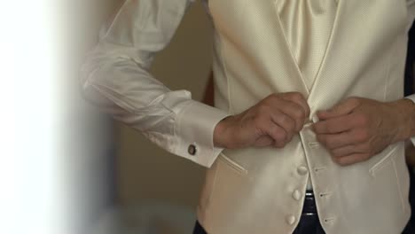 Groom-getting-ready-in-slow-motion