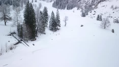 Hermoso-Paisaje-De-Montaña-De-Invierno-En-Suiza