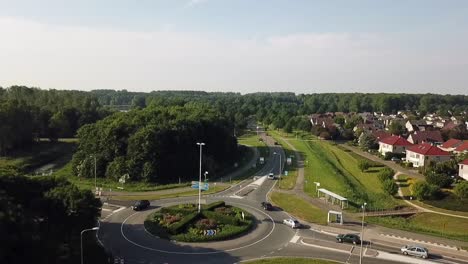 Drohnenansicht-Eines-Kreisverkehrs-In-Dronten,-Flevoland,-Niederlande