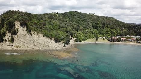 Aerial-view-of-a-cliff-at-bay-of-islands,-New-zealand