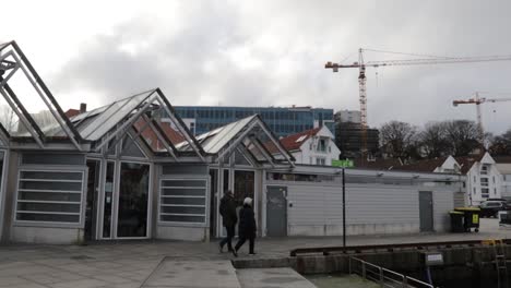 Hafen-Von-Stavanger-Sonntagnachmittag,-Alte-Boote-In-Einem-Verschlafenen-Hafen