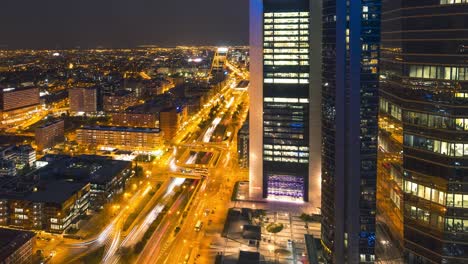 Blick-Von-Einem-Der-Vier-Türme-Von-Madrid-Bei-Nacht